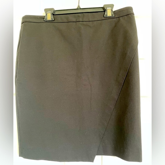 Banana Republic Black skirt. Size 12. - Picture 1 of 4